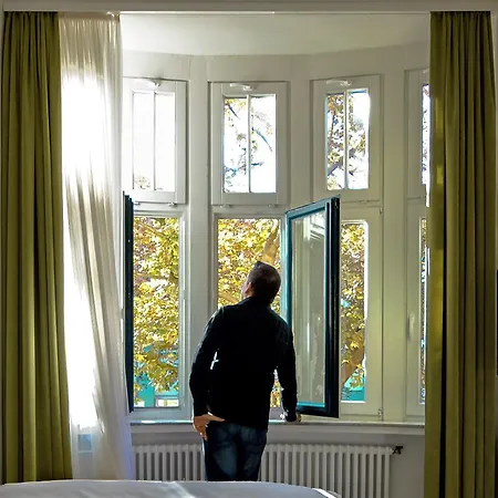 Kaiser Karl 4* Bonn